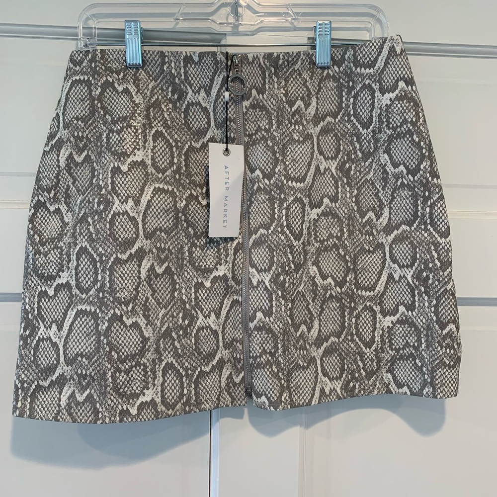 Snake skin fake leather mini skirt